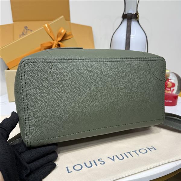 2026122114856181 270